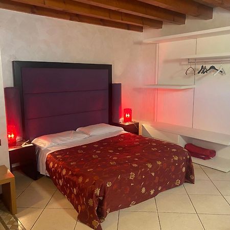 Albergo Le Piante มาแนร์บา เดล การ์ดา ภายนอก รูปภาพ