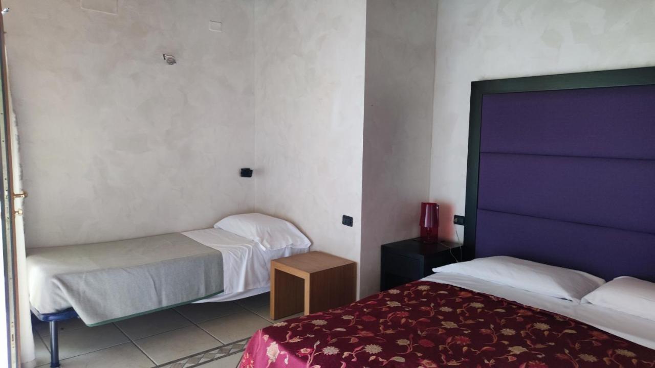 Albergo Le Piante มาแนร์บา เดล การ์ดา ภายนอก รูปภาพ