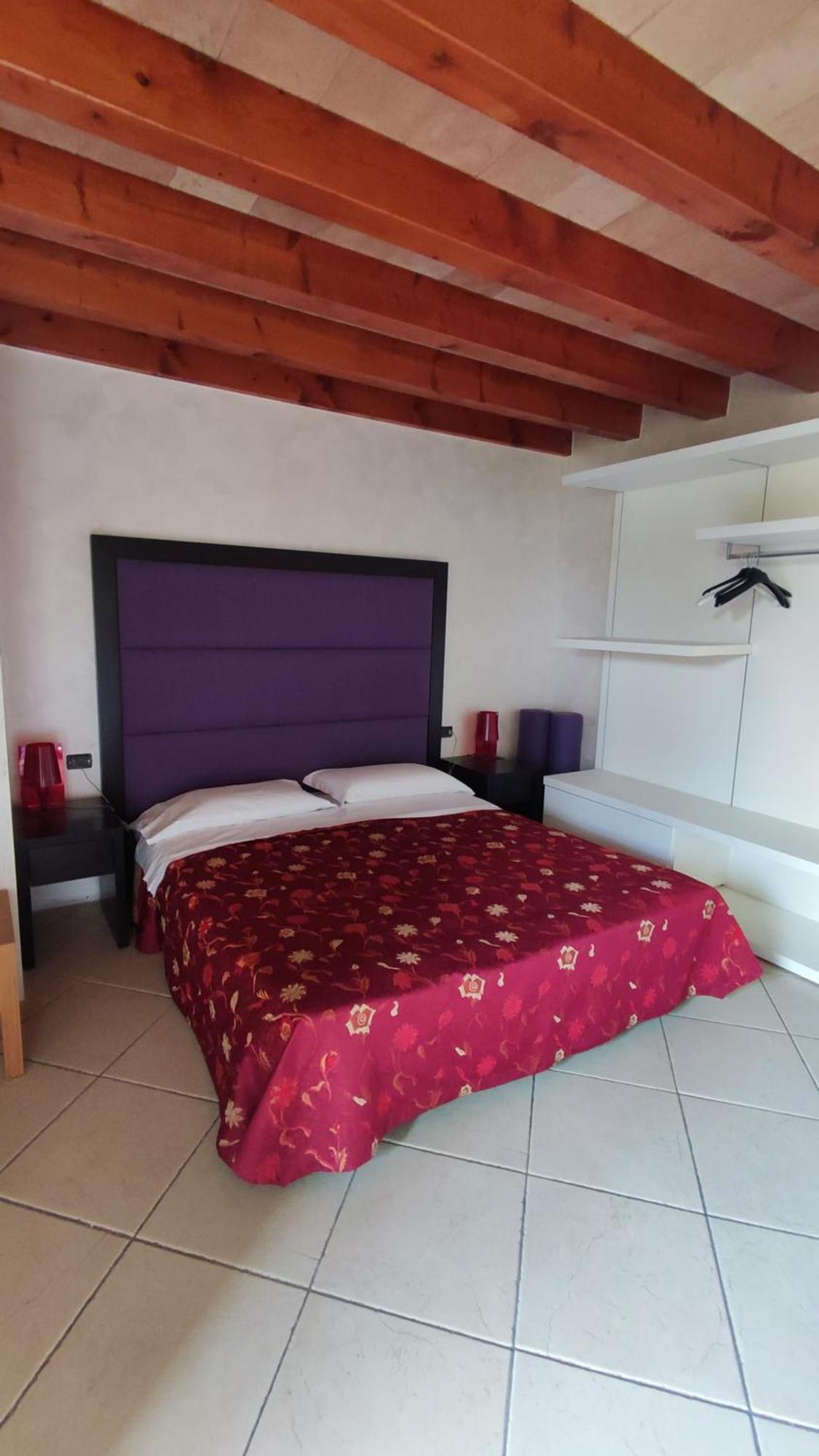 Albergo Le Piante มาแนร์บา เดล การ์ดา ภายนอก รูปภาพ