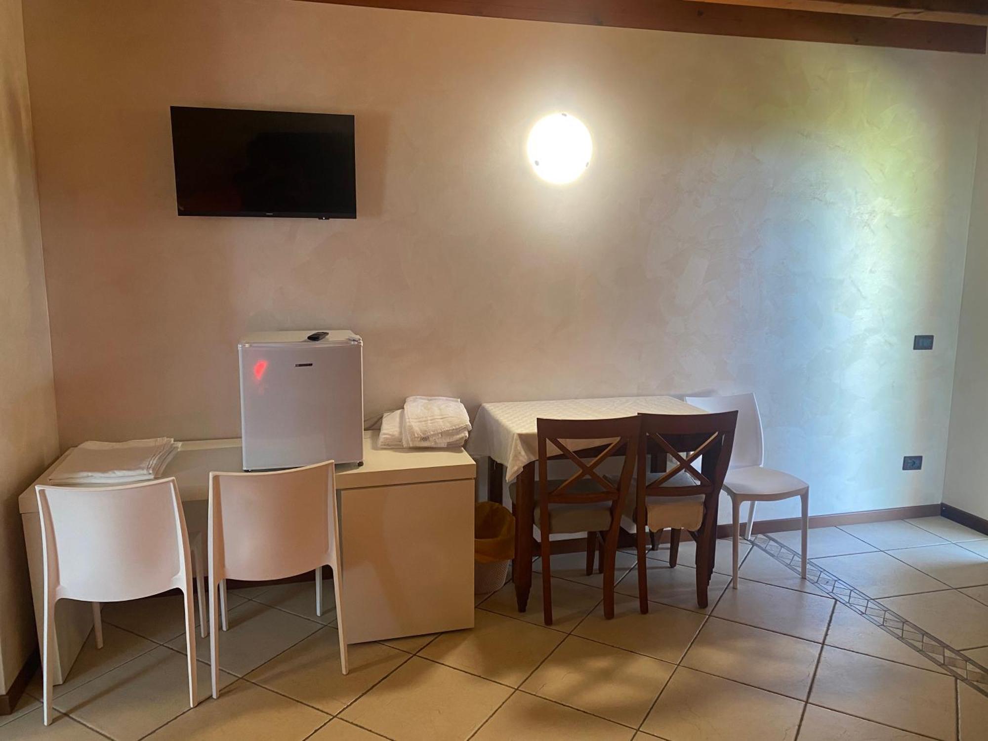 Albergo Le Piante มาแนร์บา เดล การ์ดา ภายนอก รูปภาพ