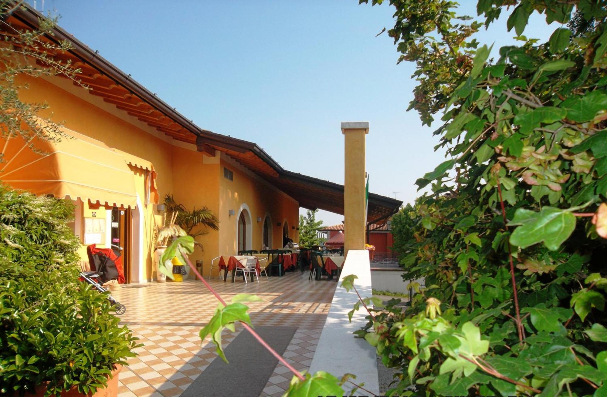 Albergo Le Piante มาแนร์บา เดล การ์ดา ภายนอก รูปภาพ