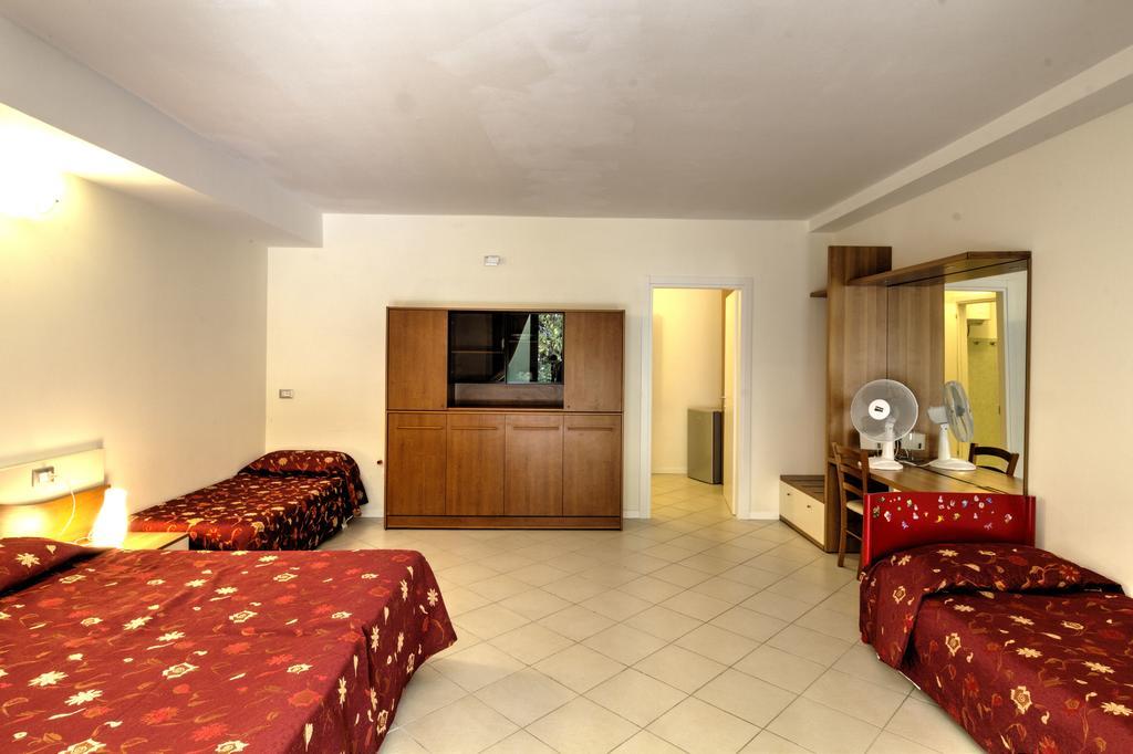 Albergo Le Piante มาแนร์บา เดล การ์ดา ภายนอก รูปภาพ