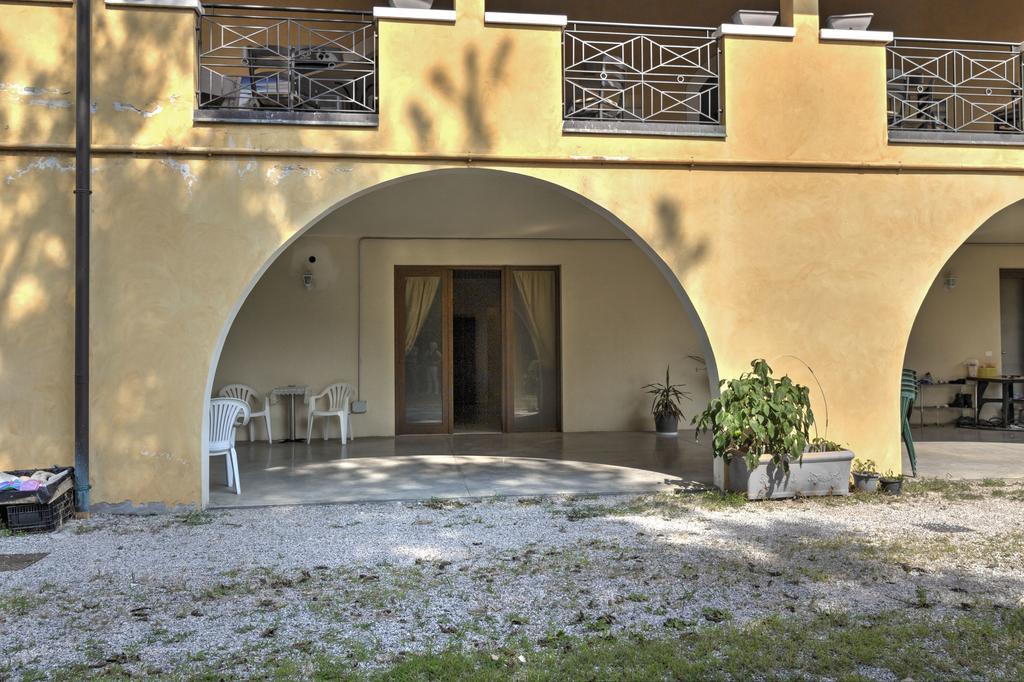 Albergo Le Piante มาแนร์บา เดล การ์ดา ภายนอก รูปภาพ
