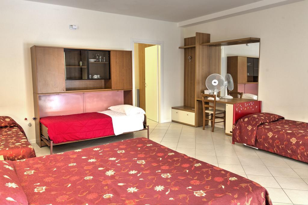 Albergo Le Piante มาแนร์บา เดล การ์ดา ภายนอก รูปภาพ
