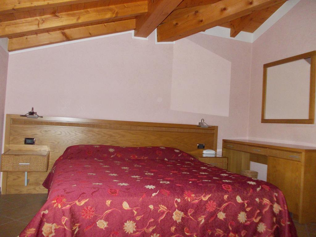 Albergo Le Piante มาแนร์บา เดล การ์ดา ภายนอก รูปภาพ